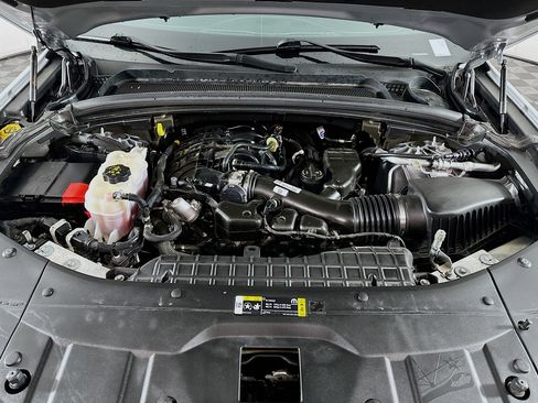 Used 2024 Jeep Grand Cherokee Limited image 32