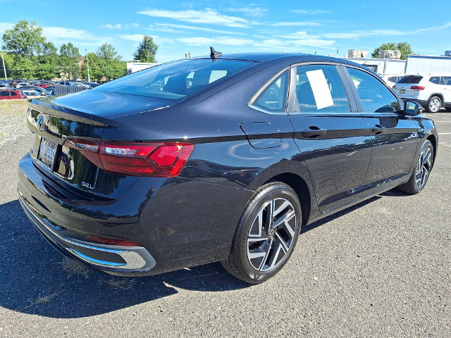 Used 2024 Volkswagen Jetta SEL FWD image 6