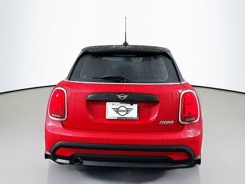 Used 2022 MINI Cooper 4-Door Hardtop image 6