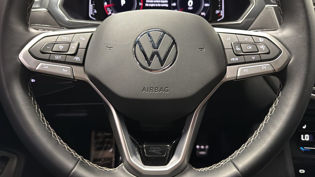 Used 2023 Volkswagen Tiguan SEL R-Line AWD/4WD image 16