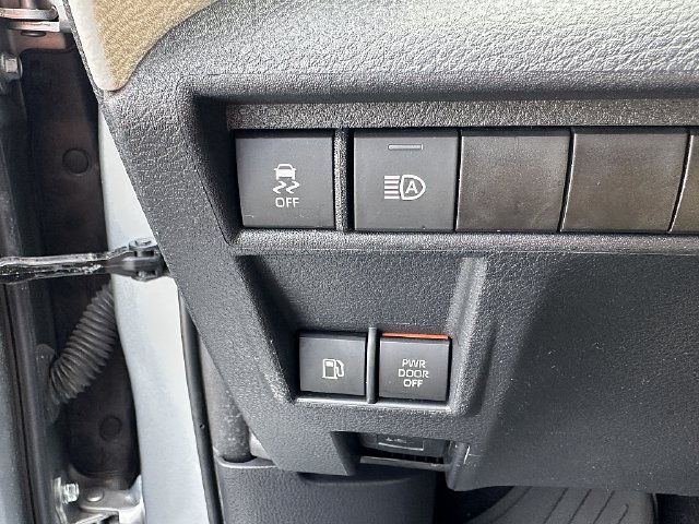 Used 2021 Toyota Sienna XLE FWD image 21