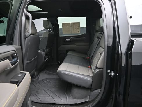 Used 2023 Chevrolet Silverado 1500 ZR2 w/ Technology Package AWD/4WD image 30