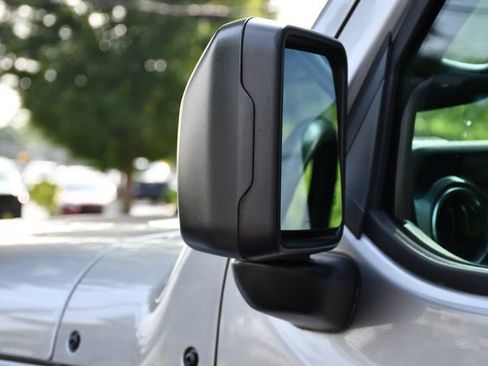 Used 2019 Jeep Wrangler Unlimited Sahara AWD/4WD image 14