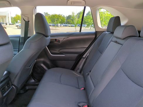 Used 2023 Toyota RAV4 LE AWD/4WD image 14