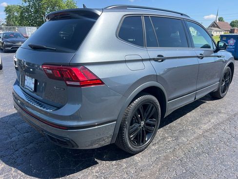 Used 2022 Volkswagen Tiguan SE R-Line AWD/4WD image 7