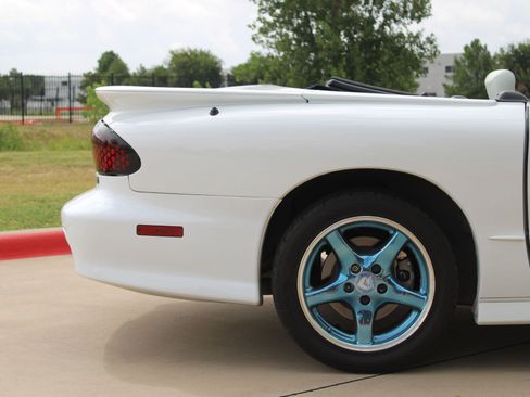 Used 1999 Pontiac Firebird Trans Am RWD image 32