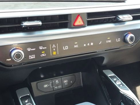 Used 2024 Kia Sorento SX Prestige w/ Olive Brown Leather Package image 40