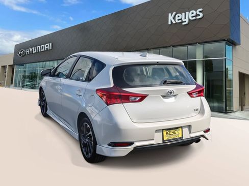 Used 2018 Toyota Corolla iM w/ Carpet Mat Package (TMS) image 7