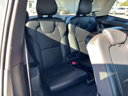 Used 2017 Volvo XC90 T6 Momentum image 27
