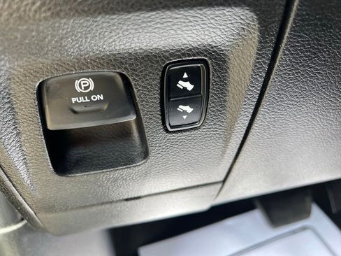 Used 2020 RAM 1500 Laramie w/ Sport Appearance Package AWD/4WD image 36