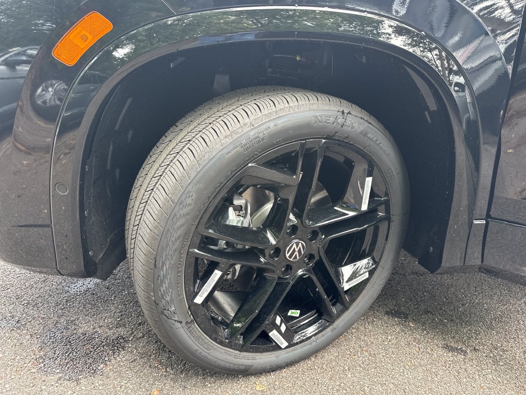 New 2026 Volkswagen Tiguan SE R-Line AWD/4WD image 7