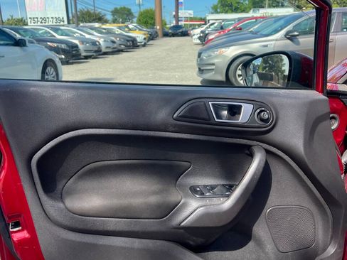 Used 2016 Ford Fiesta SE FWD image 9