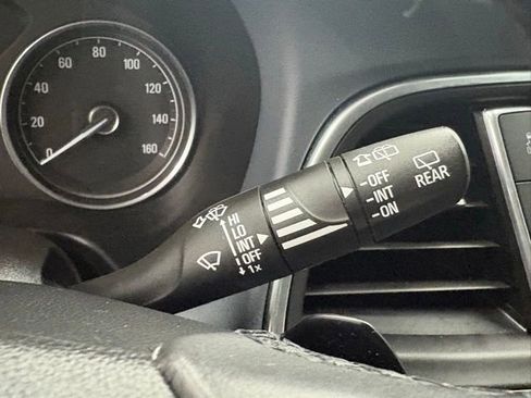 Used 2020 Buick Enclave Essence FWD image 21