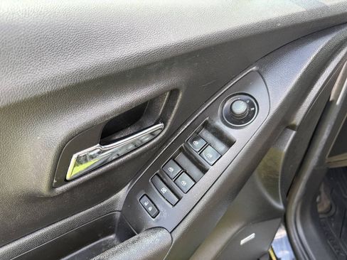Used 2016 Chevrolet Trax LTZ w/ Midnight Edition FWD image 13