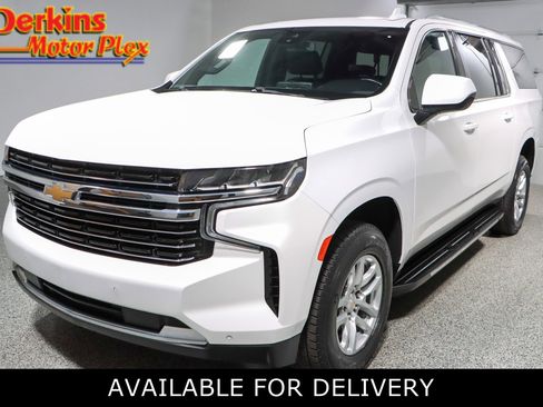 Used 2023 Chevrolet Suburban LT image 1