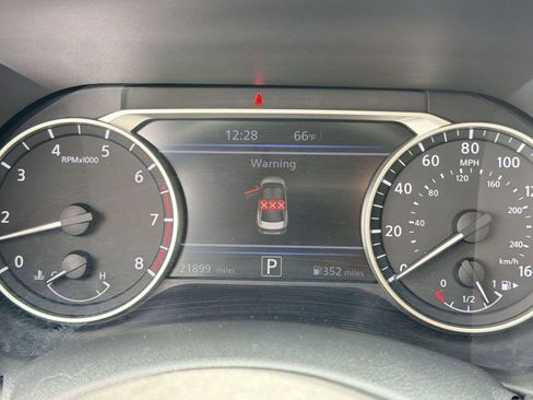Used 2025 Nissan Sentra SV FWD image 16