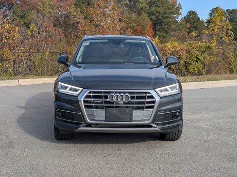 Used 2019 Audi Q5 Prestige w/ Prestige Package image 2