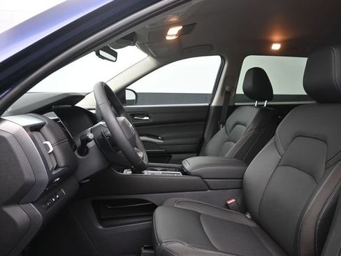 Used 2026 Nissan Pathfinder SL FWD image 10