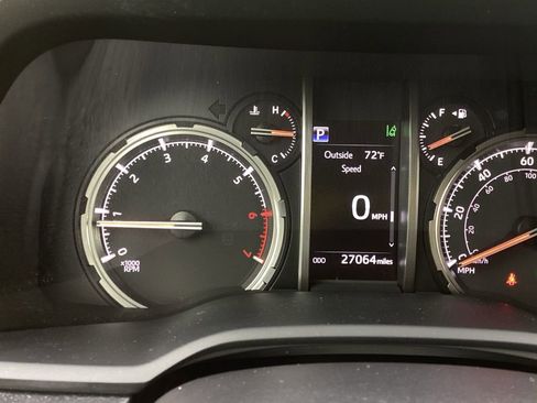 Used 2023 Toyota 4Runner Limited AWD/4WD image 15