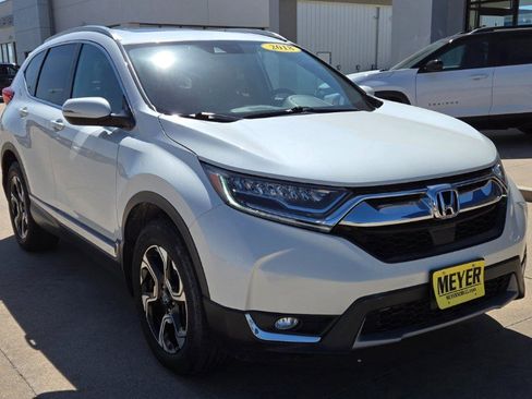 Used 2018 Honda CR-V Touring image 2