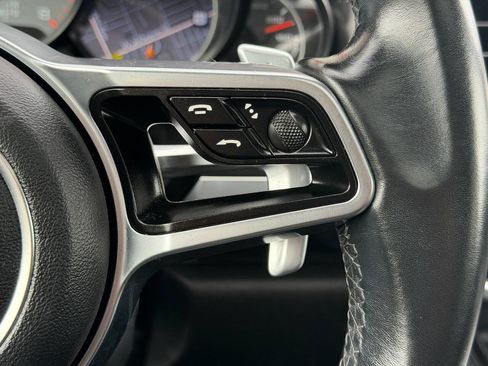 Used 2015 Porsche Cayenne S image 39
