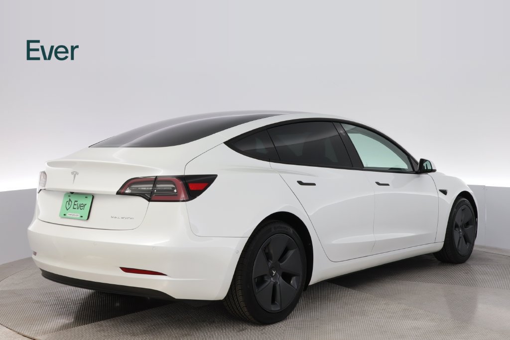 Used 2022 Tesla Model 3 Long Range AWD/4WD image 3