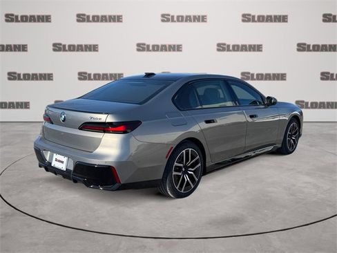 New 2026 BMW 750e xDrive w/ Executive Package image 5