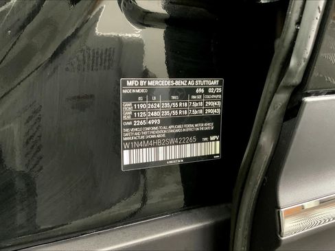 New 2025 Mercedes-Benz GLB 250 4MATIC image 13