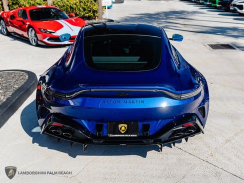 Used 2025 Aston Martin V8 Vantage Coupe image 4