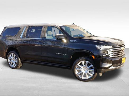 Certified 2024 Chevrolet Suburban High Country image 2