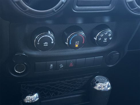 Used 2018 Jeep Wrangler Unlimited Sport w/ Connectivity Group image 20