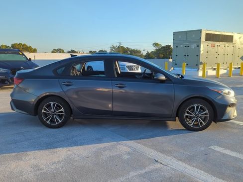 Used 2023 Kia Forte LXS image 5