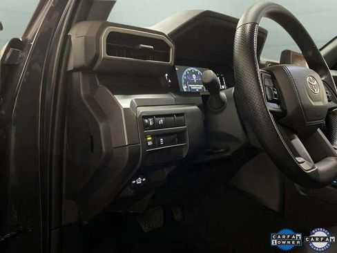 Used 2025 Toyota Tacoma SR5 image 29