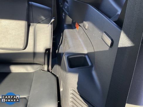 Used 2023 Mitsubishi Outlander SE image 36