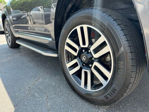 Used 2022 Toyota 4Runner Limited RWD image 10