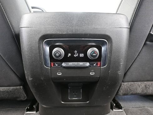 Used 2023 Chevrolet Suburban Premier image 47