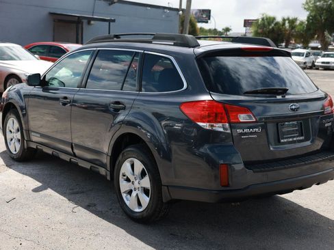 Used 2010 Subaru Outback 2.5i Premium AWD/4WD image 5