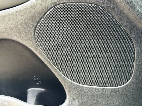 Used 2019 Jeep Grand Cherokee Overland w/ Jeep Active Safety Group image 19