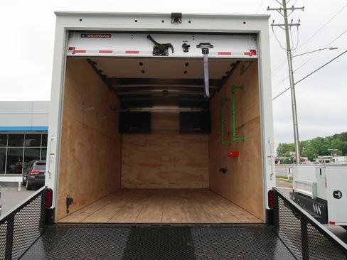 Used 2025 Chevrolet Low Cab Forward RWD image 13