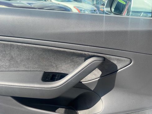 Used 2019 Tesla Model 3 Long Range image 21