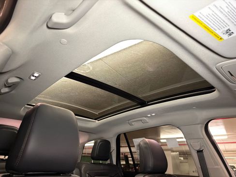 New 2026 Lincoln Aviator Reserve AWD/4WD image 13