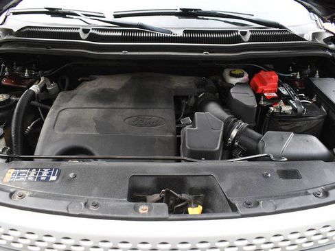 Used 2015 Ford Explorer XLT w/ Equipment Group 202B image 29