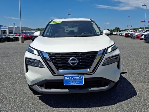 Used 2023 Nissan Rogue SV AWD/4WD image 2