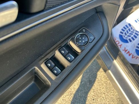 Used 2022 Ford Edge SE w/ Black Appearance Package image 13