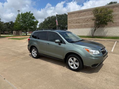 Used 2016 Subaru Forester 2.5i Premium w/ All-Weather Package AWD/4WD image 1