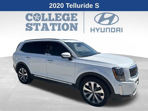 Used 2020 Kia Telluride S w/ S 8 Passenger Seating Package image 2