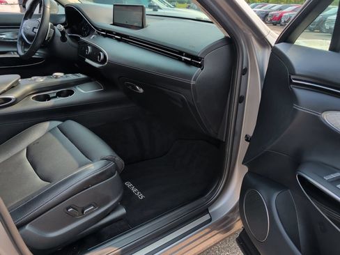 Used 2025 Genesis GV70 2.5T AWD/4WD image 28