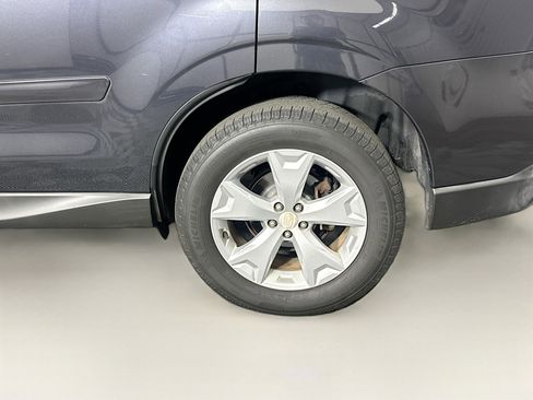 Used 2014 Subaru Forester 2.5i Premium w/ All-Weather Package image 11