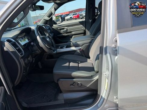 Used 2023 RAM 1500 Big Horn AWD/4WD image 9