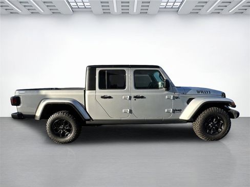 New 2023 Jeep Gladiator Willys image 7